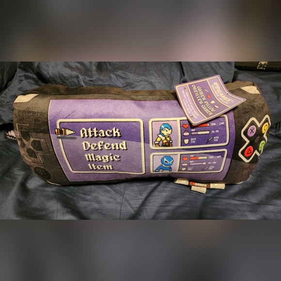 EB Games/GameStop "Gamer pillow" - Picture 1 of 3